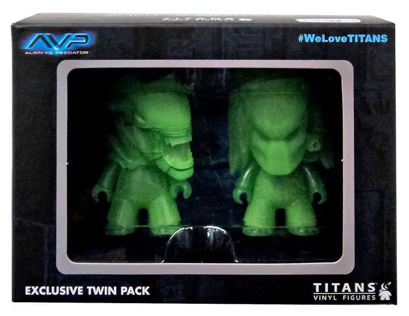 TITANS VINYL FIGURES AVP: ALIEN VS PREDATOR (GLOW) (2-PACK) (TOYS R US EXCLUSIVE STICKER)